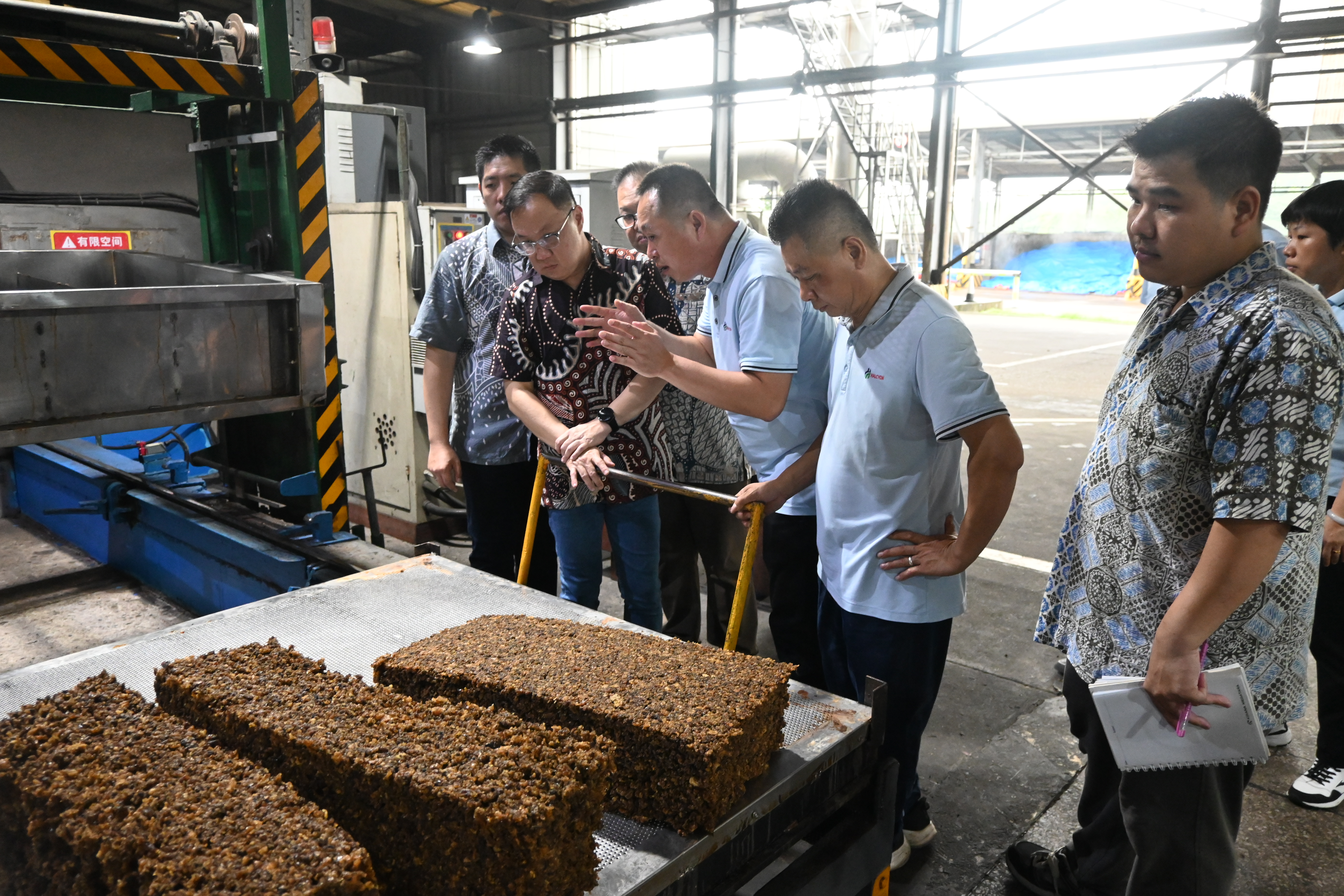 de3085aa6d7946e59bc41a3d25d5e3d6